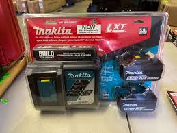 Makita LXT Battery Kits pallet